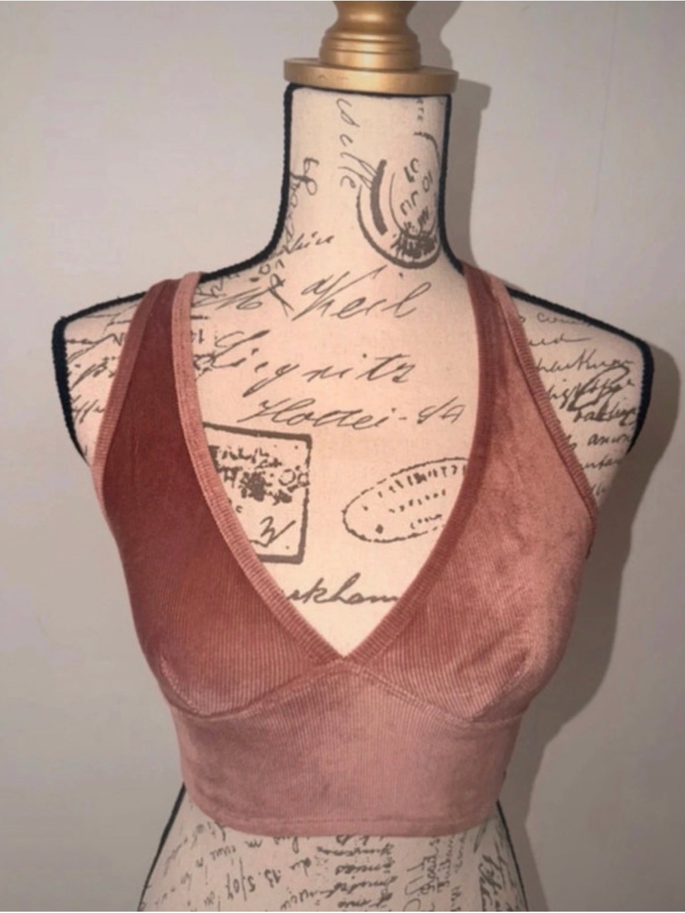 Ribbed V-Neck Crop Tank Top in Size S Dusty Rose